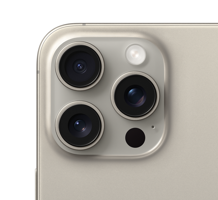 آيفون 15 برو