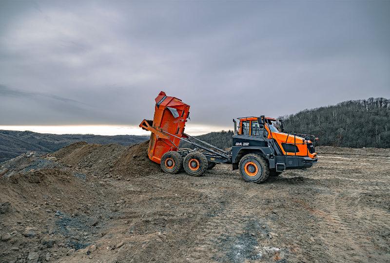 شاحنات قلابة مفصلية